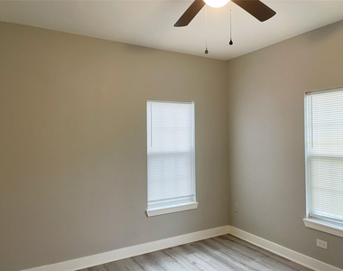 2609 3rd Street - Photo Thumbnail 5