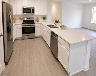 306 Nicholas - Photo Thumbnail 3
