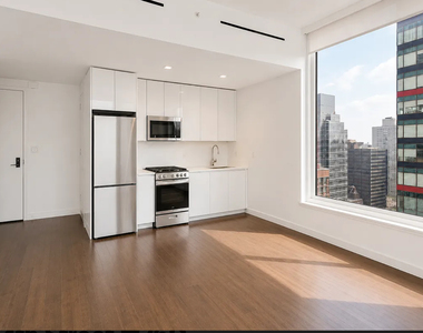 East 54th Street - Photo Thumbnail 5