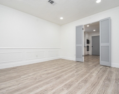 15814 Winding Moss Drive - Photo Thumbnail 19