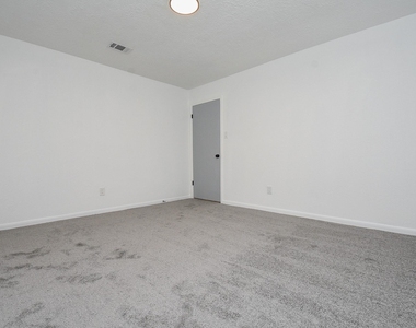 15814 Winding Moss Drive - Photo Thumbnail 32