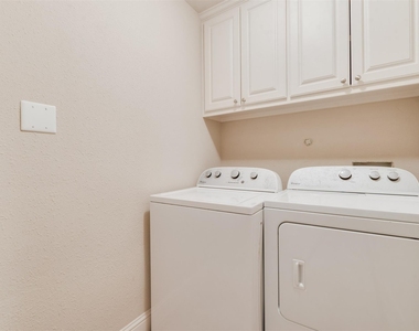 430 Pecore Street - Photo Thumbnail 9