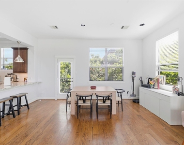 214 W 28th Street - Photo Thumbnail 9
