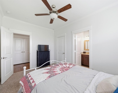 214 W 28th Street - Photo Thumbnail 15