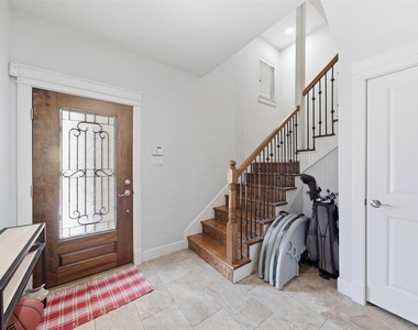 214 W 28th Street - Photo Thumbnail 2
