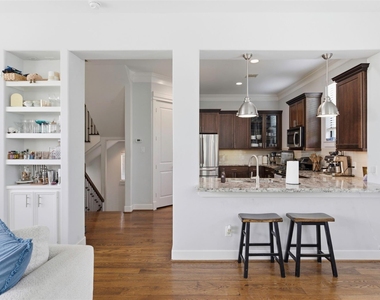 214 W 28th Street - Photo Thumbnail 10