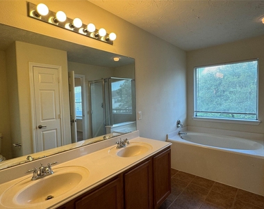 11515 Jacinth Court - Photo Thumbnail 20
