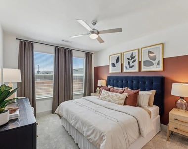 2020 Grandway Drive - Photo Thumbnail 8