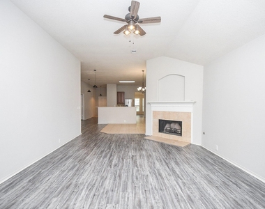 30406 Mesa Valley Drive - Photo Thumbnail 9