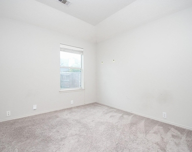 30406 Mesa Valley Drive - Photo Thumbnail 18