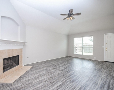 30406 Mesa Valley Drive - Photo Thumbnail 7