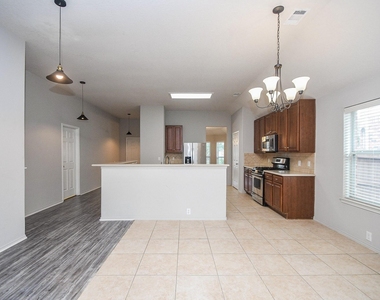 30406 Mesa Valley Drive - Photo Thumbnail 6