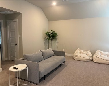 10534 Preserve Way - Photo Thumbnail 19
