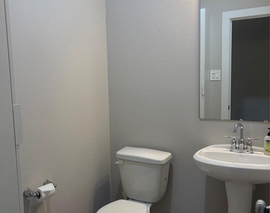 10534 Preserve Way - Photo Thumbnail 26