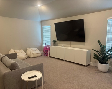 10534 Preserve Way - Photo Thumbnail 18