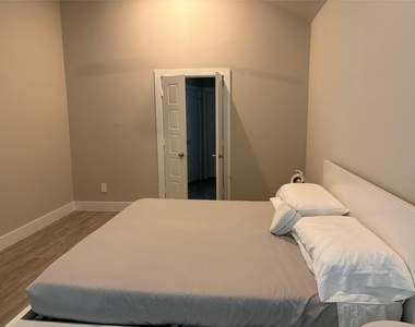 10534 Preserve Way - Photo Thumbnail 8