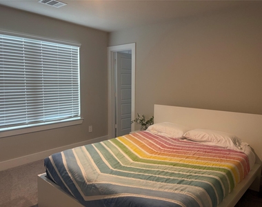 10534 Preserve Way - Photo Thumbnail 20