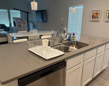 10534 Preserve Way - Photo Thumbnail 3
