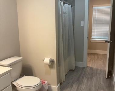 10534 Preserve Way - Photo Thumbnail 23