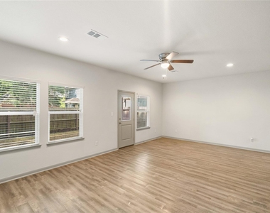 2702 Appian Way - Photo Thumbnail 8