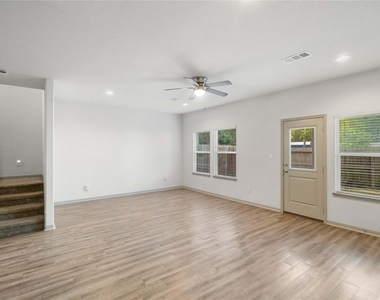 2702 Appian Way - Photo Thumbnail 7