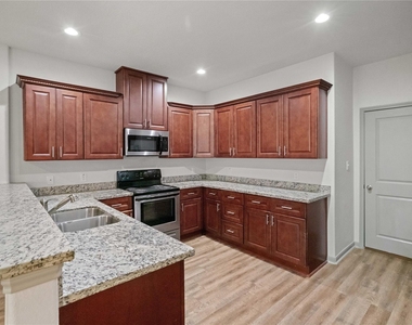 2702 Appian Way - Photo Thumbnail 3