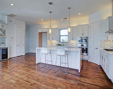 1120 Columbus Street - Photo Thumbnail 3