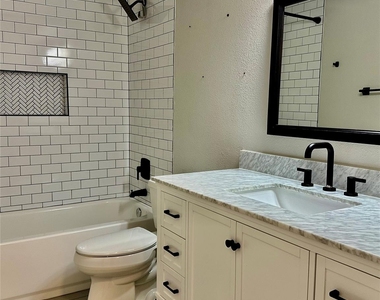 2414 Manila Lane - Photo Thumbnail 7