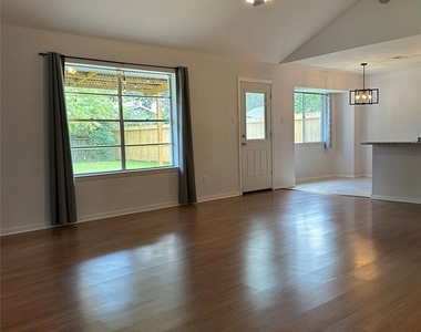 2414 Manila Lane - Photo Thumbnail 2