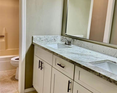 2414 Manila Lane - Photo Thumbnail 13