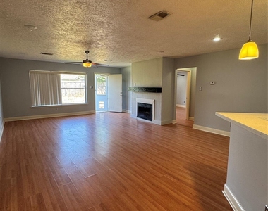 12435 Chalmette Street - Photo Thumbnail 9