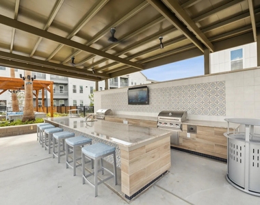 2020 Grandway Drive - Photo Thumbnail 21