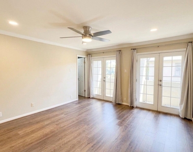 2442 Bering Drive - Photo Thumbnail 4