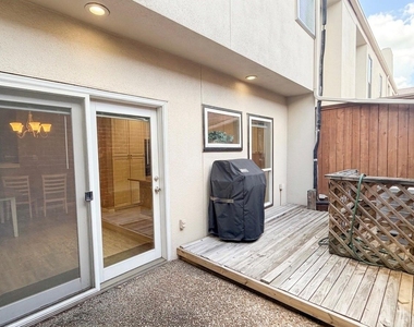 2442 Bering Drive - Photo Thumbnail 3