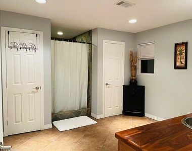 2302 Ave Avenue N - Photo Thumbnail 14