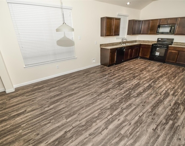 29626 Woodsons Shore Drive - Photo Thumbnail 3