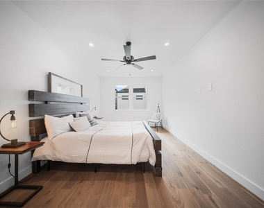 1120 Hogan Street - Photo Thumbnail 10