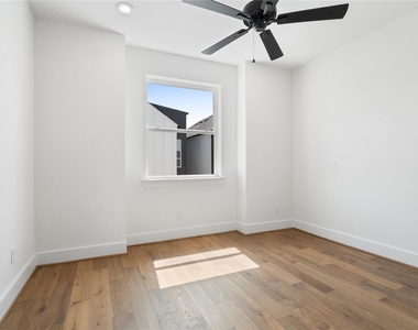 1120 Hogan Street - Photo Thumbnail 18