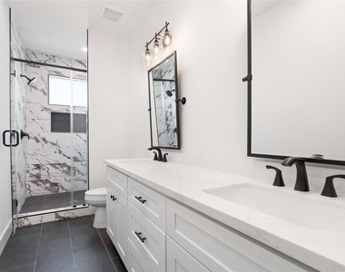 1120 Hogan Street - Photo Thumbnail 15