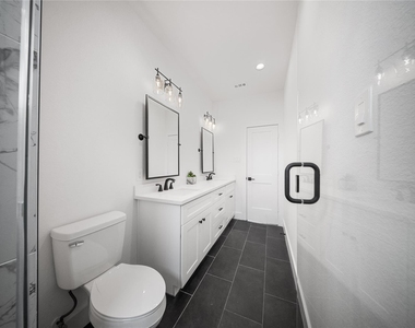 1120 Hogan Street - Photo Thumbnail 14