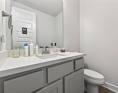 3180 Stingray Cove Drive - Photo Thumbnail 32