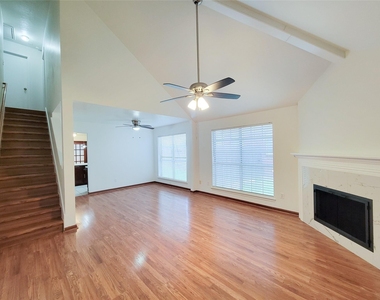 8747 Fondren Village - Photo Thumbnail 6