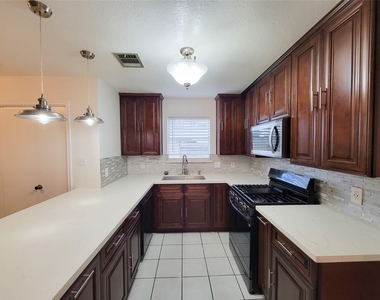 8747 Fondren Village - Photo Thumbnail 12
