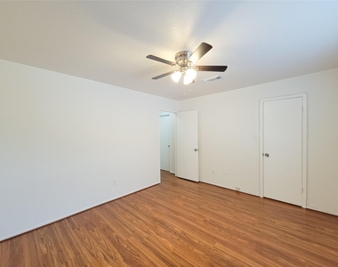 8747 Fondren Village - Photo Thumbnail 38