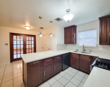 8747 Fondren Village - Photo Thumbnail 14