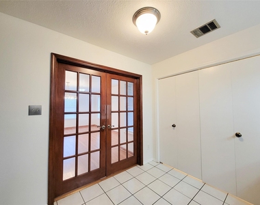 8747 Fondren Village - Photo Thumbnail 18
