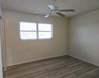 360 137th Avenue Circle - Photo Thumbnail 10