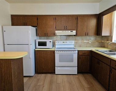 360 137th Avenue Circle - Photo Thumbnail 7