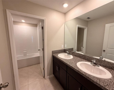 10363 Shady Preserve Drive - Photo Thumbnail 25