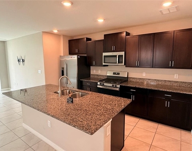 10363 Shady Preserve Drive - Photo Thumbnail 5